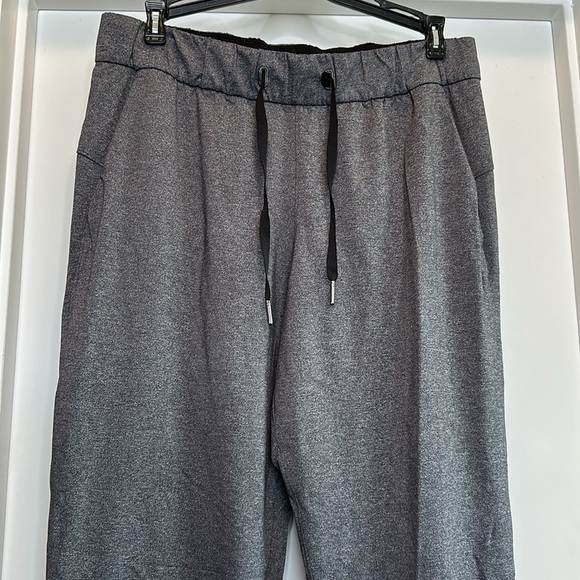 Lululemon On The Fly Pant *27" Heathered Black size 8 - Picture 4 of 8